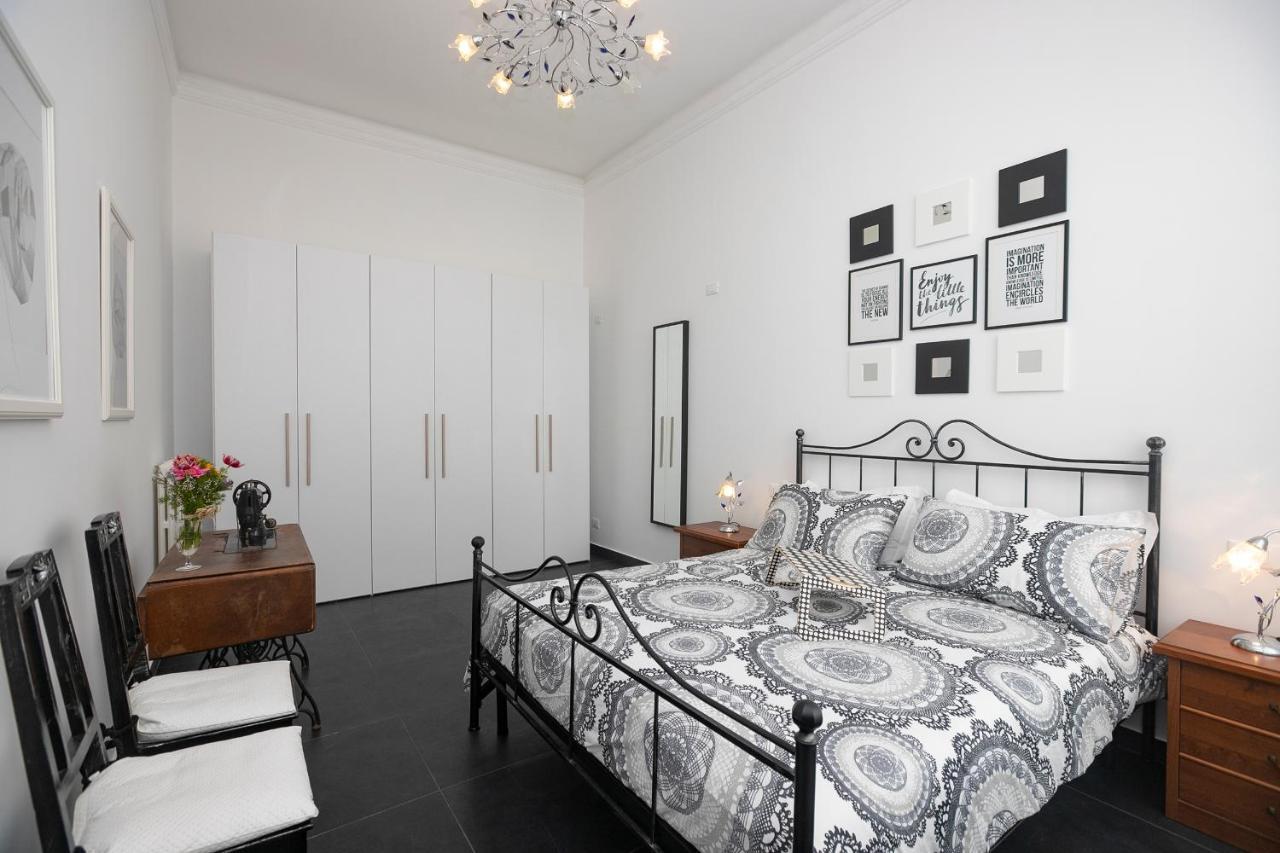 Real Italian Estate - Luxury Black&White Génova Exterior foto