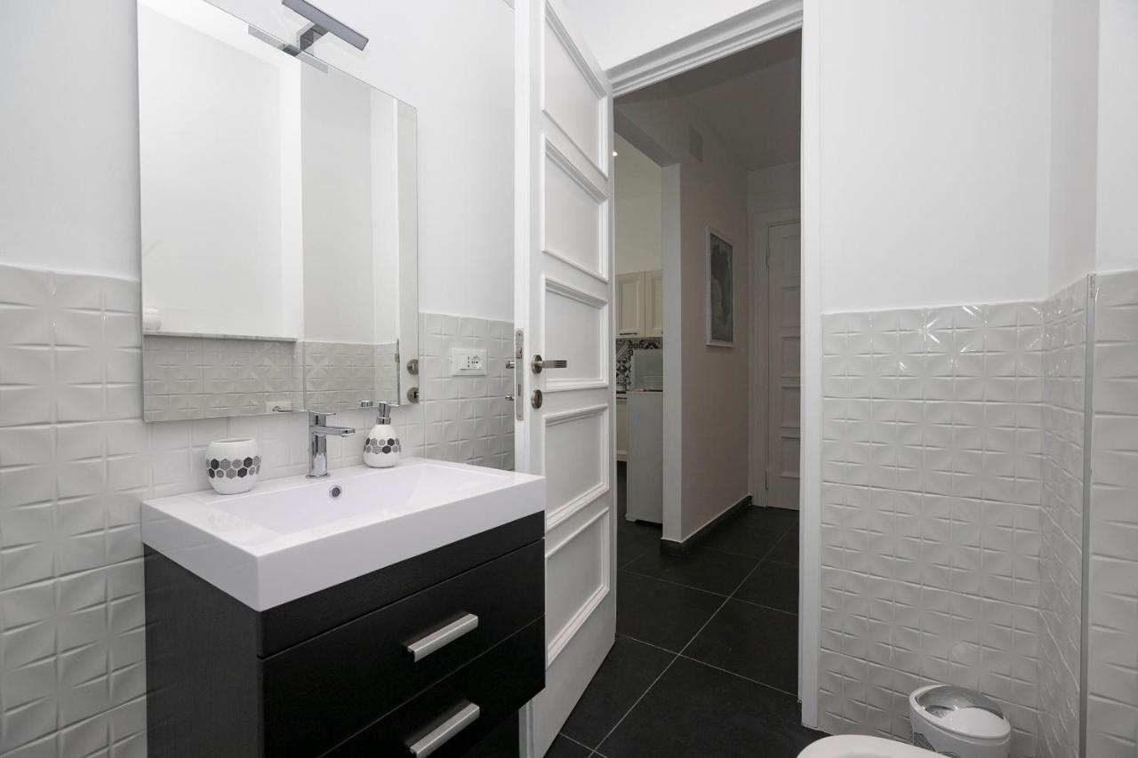 Real Italian Estate - Luxury Black&White Génova Exterior foto